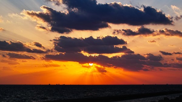Закат на море