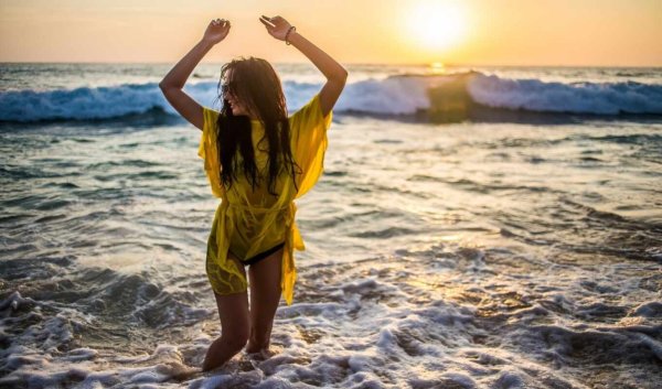 Девочка и море