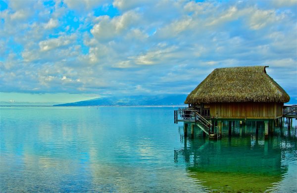 Бунгало на берегу реки