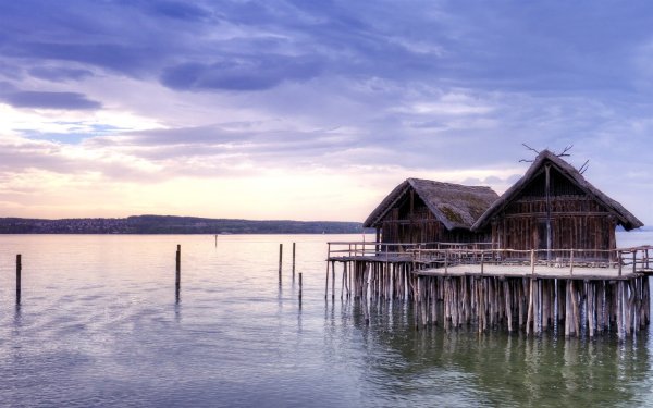 Хижина на воде