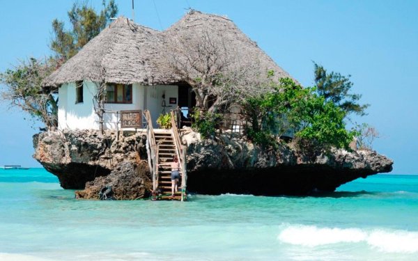 Домик на острове
