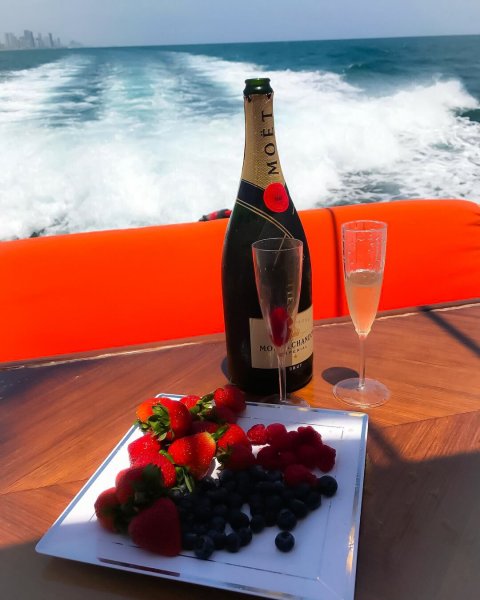 Море шампанское цветы