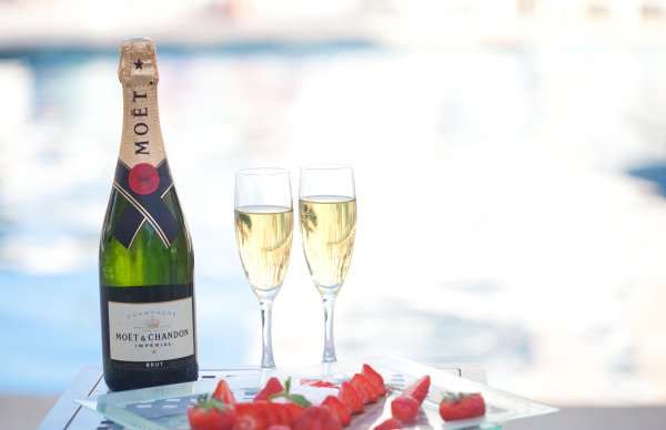 Шампанское на пляже