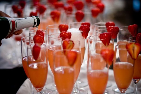 Клубника с шампанским