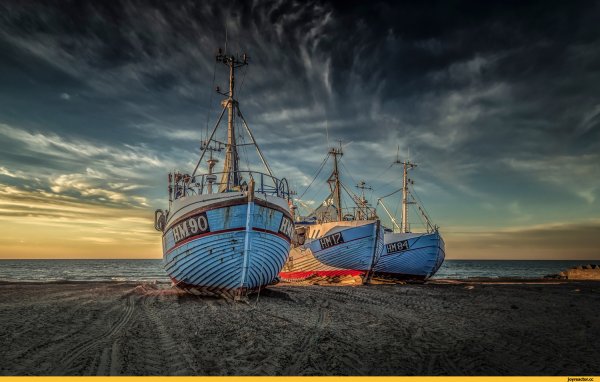 Море закат корабль