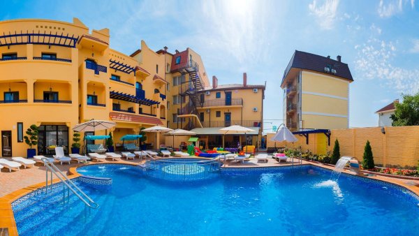 Гостиницы на Черноморской набережной Феодосия