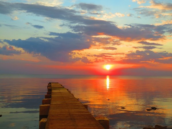 Восход солнца на море
