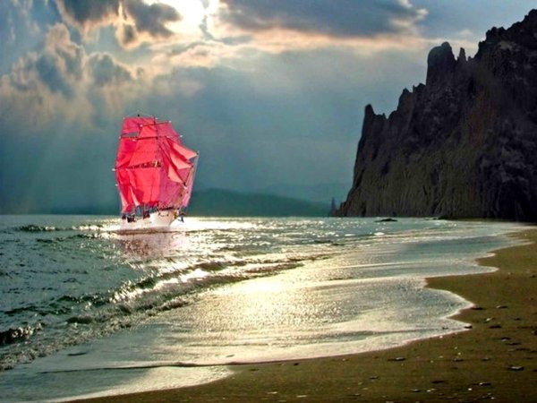 Девушка у моря с солнцем