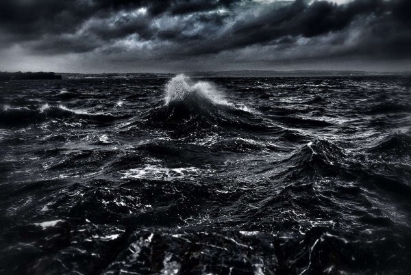 Мрачное море