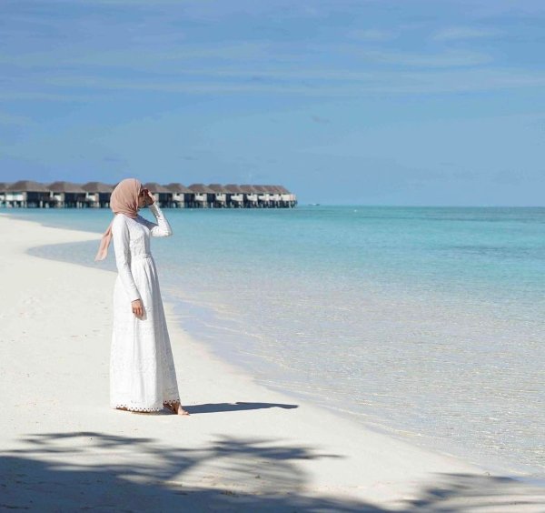 Мусульманка на море