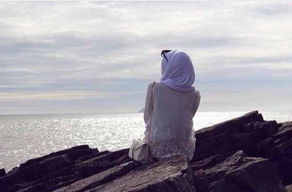Мусульманка на море