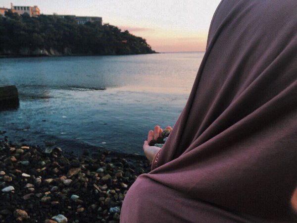 В хиджабе на море