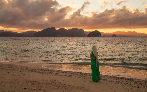 Мусульманка на море