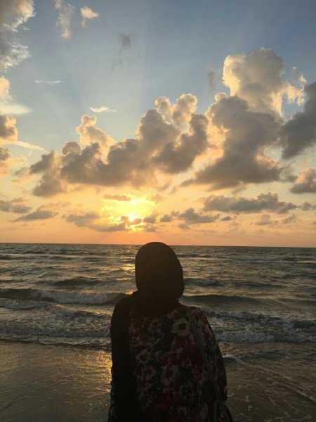 Мусульманка на море