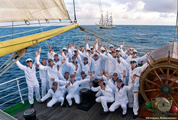 Парусники Крузенштерн и Седов