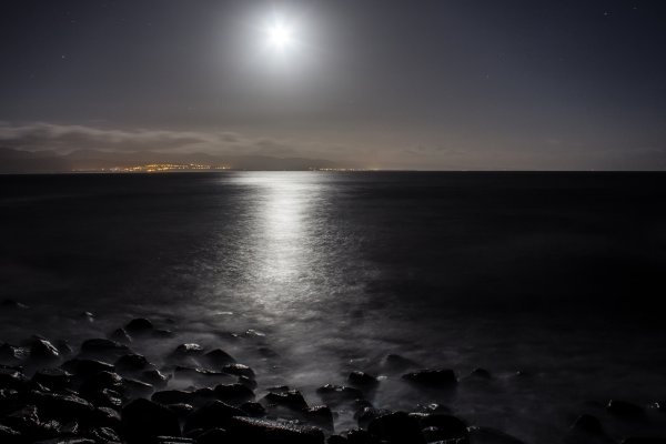 Ночь в море