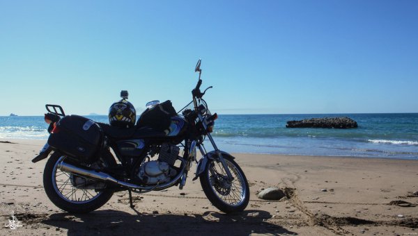 На мотоцикле вдоль моря