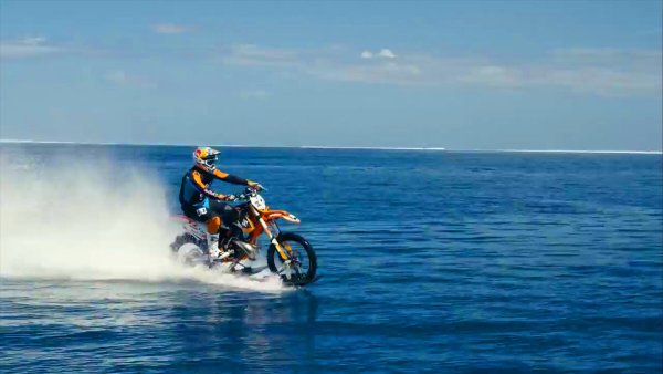 Мотоцикл море