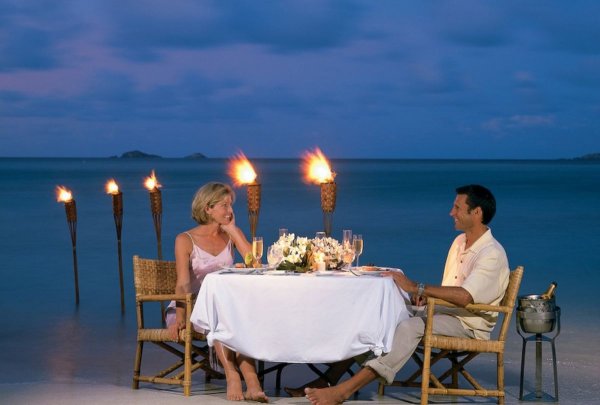 Ужин при свечах на море