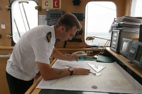 Штурман судоводитель