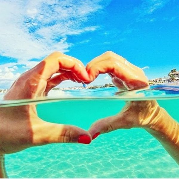 Надпись на песке