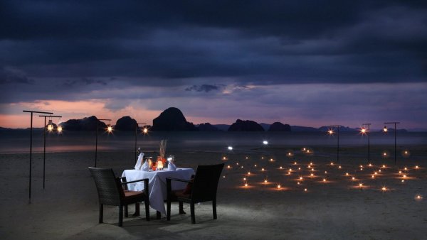 Романтика вечером на море