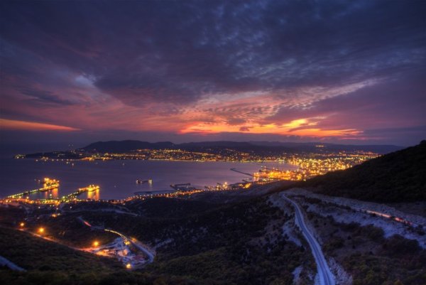 Новороссийск горы море город