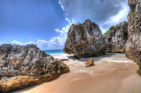 Карибы скалы