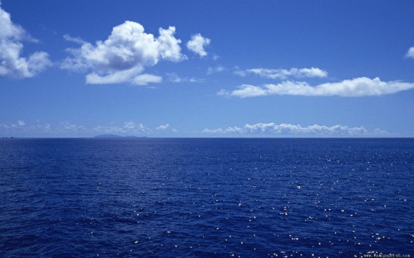 Красивое голубое море