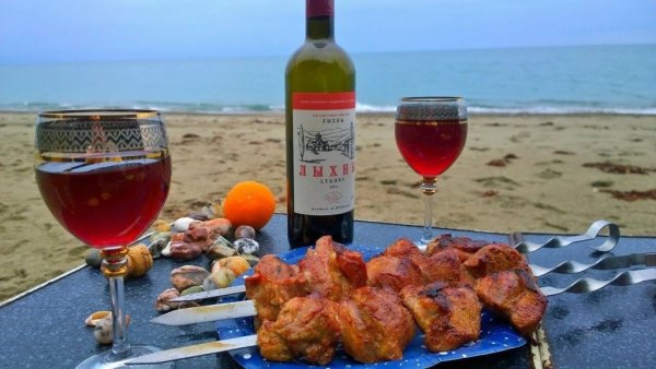 Шашлык на берегу моря