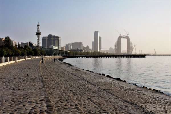 Баку бульвар Каспийское море