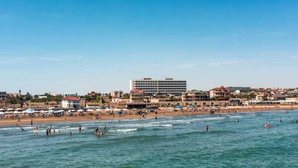 Сансет пляж в Баку