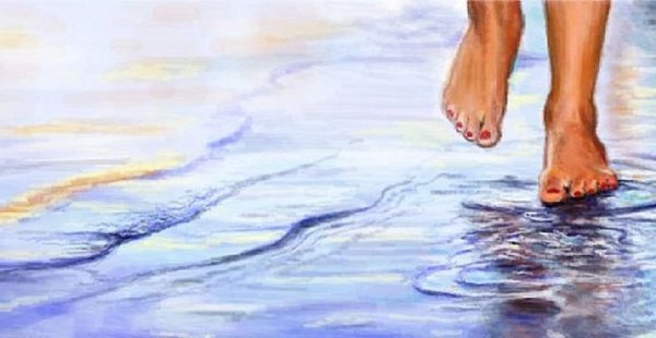 Ноги в воде босиком