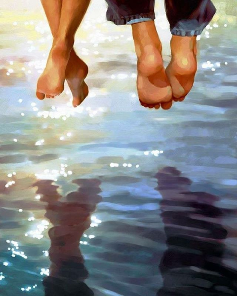 Босые ноги в воде