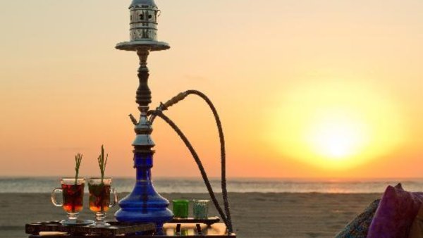 Кальян на берегу моря