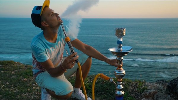 Кальян в бассейне