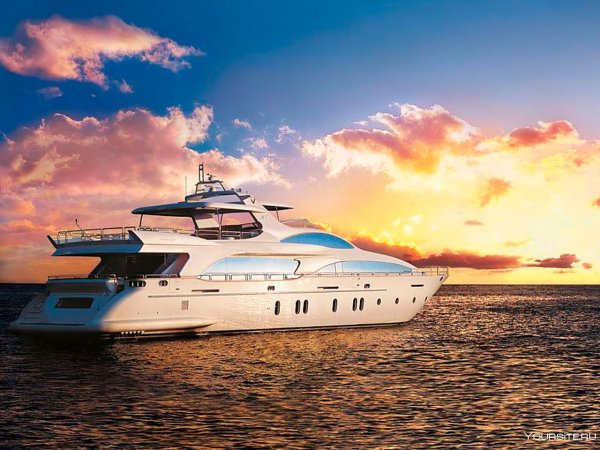 Моторная яхта закат