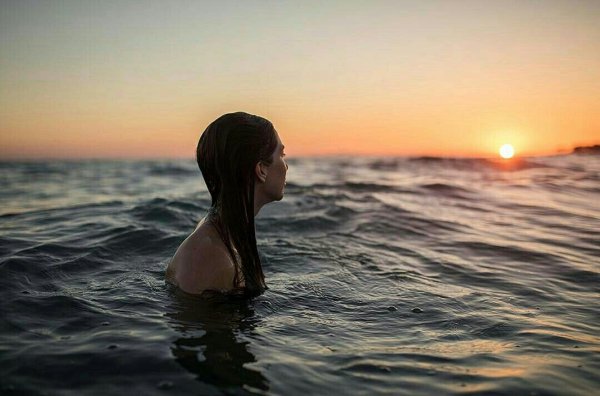 Девушка море вечер
