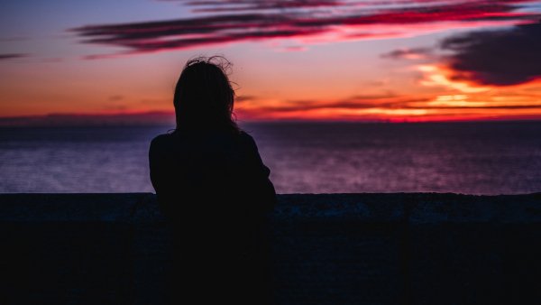 Девушка море вечер