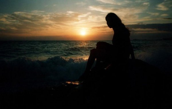 Море Луна девушка