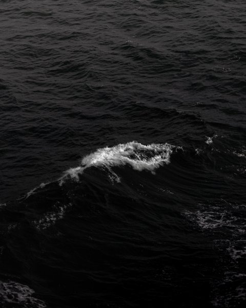 Темное море Эстетика