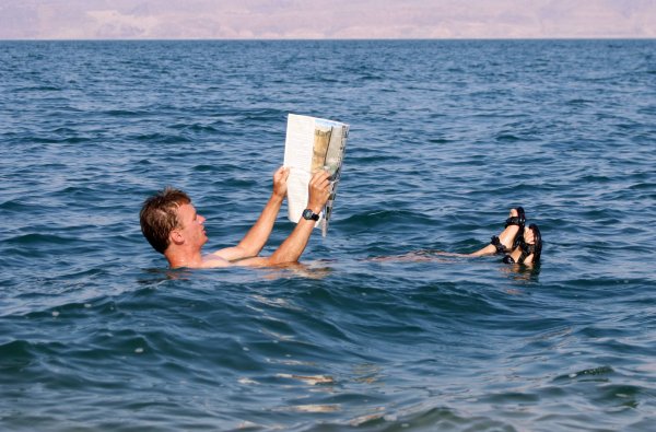 Купание в море