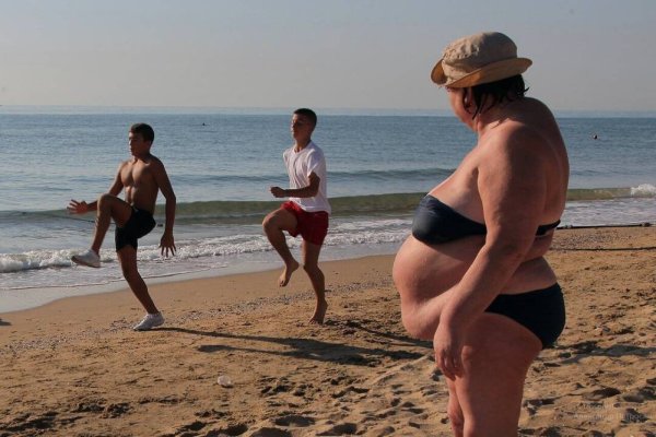 Старухи на море