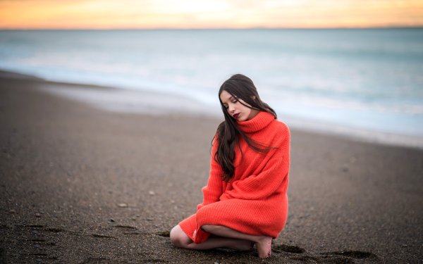 Девушка в Австралии спиной грустная