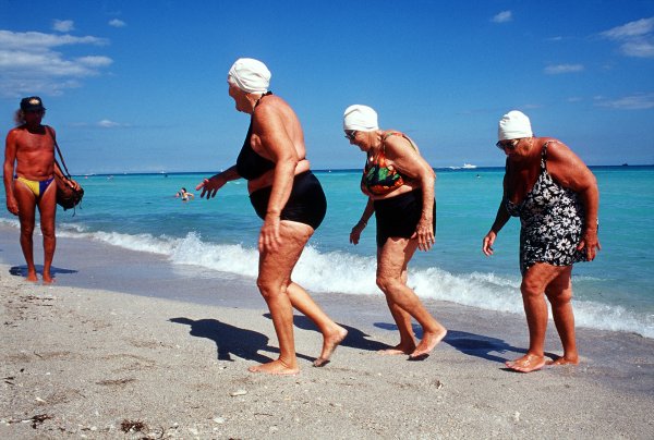 Старушки на море