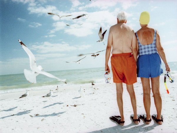 Пенсионеры на курорте