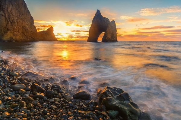 Морской пейзаж со скалами