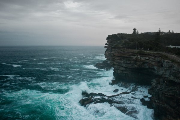 Океан и скалы