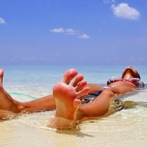 Загорелые пятки