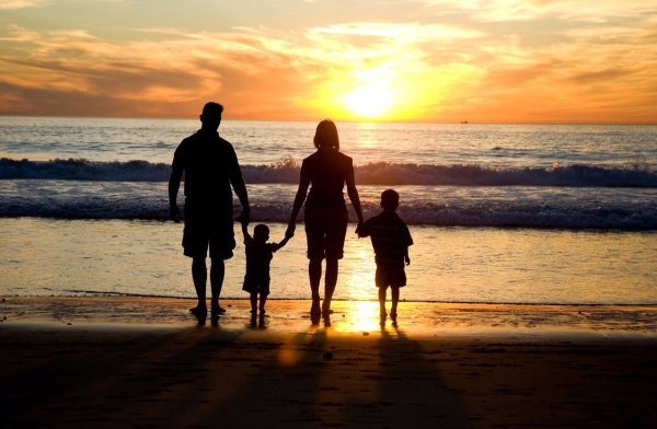 Фотосессия семьи на море